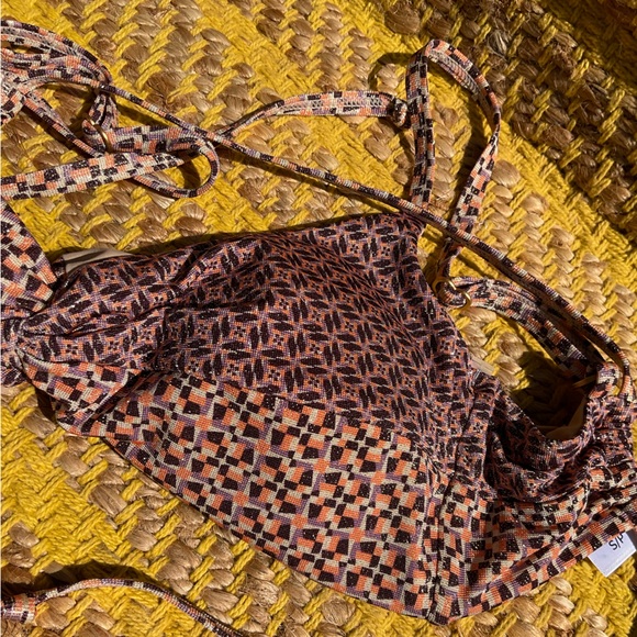 L*Space Ringo Shimmer Fabric Bikini Top size small - Picture 7 of 7